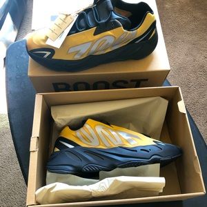 Adidas Yeezy Boost 700 MNVN